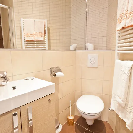 Hotel Restaurant Les Edelweiss 2*