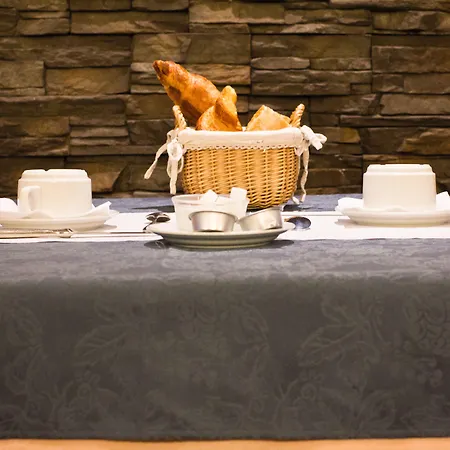 Hotel Restaurant Les Edelweiss 2*